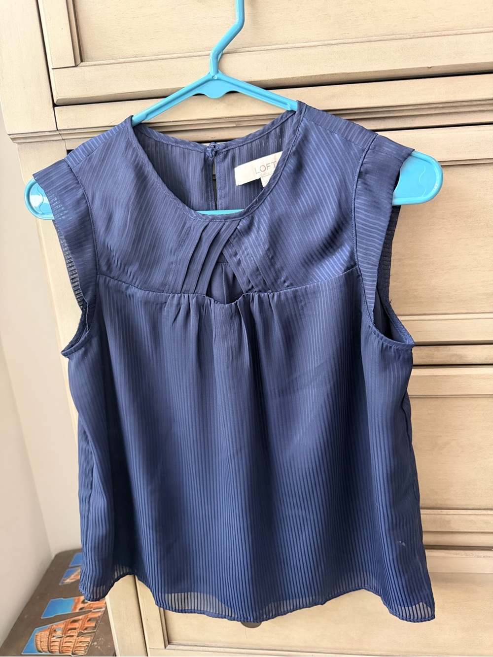 LOFT Navy Sleeveless Pleated Keyhole Shell Top